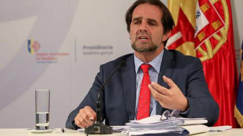 Presidente do Governo participa na sessão de hoje.