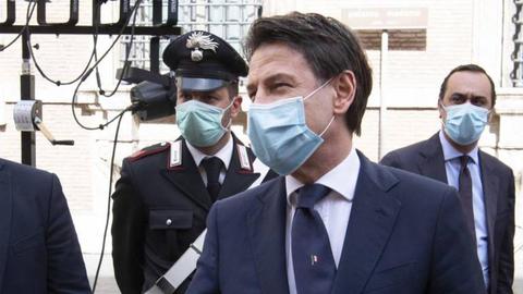 Foto EPA/MAURIZIO BRAMBATTI