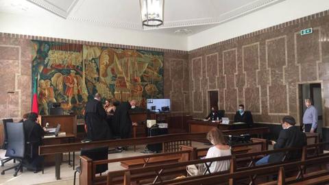 Audiência do julgamento começou com duas horas de atraso devido a problemas técnicos de ligação. Foto Rui Silva/ASPRESS