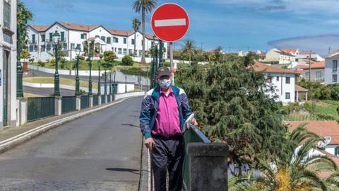 Treze das 16 mortes nos Açores (81%) eram de pessoas com mais de 80 anos. Foto EDUARDO COSTA/LUSA