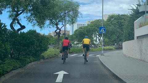 “O Código da Estrada mudou e os ciclistas já podem pedalar lado a lado na faixa de rodagem”, questiona Marisa Ribeiro.