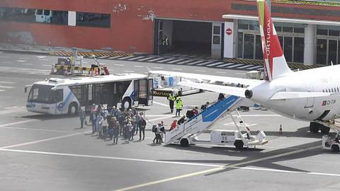Na Madeira, para já, apenas os voos da TAP de e para Lisboa e, a partir de hoje, da Binter de e para o Porto Santo. Foto Arquivo/Aspress