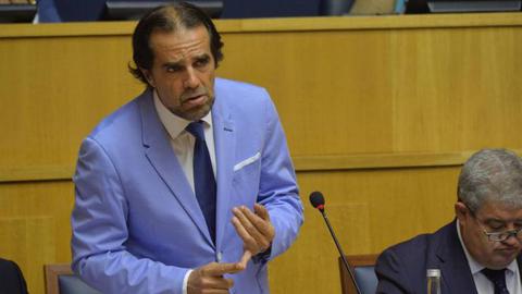 “Não vamos admitir que duas decisões que são aprovadas no plenário da Assembleia da República sejam postas em causa por expedientes dilatórios”,