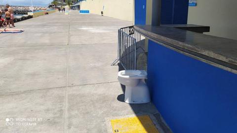 “A Calheta muito à frente no controlo da pandemia, casas de banho fechadas e retrete na rua...” diz Arcanjo Delgado.