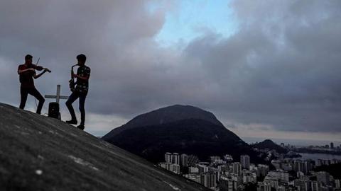 Foto EPA/Antonio Lacerda