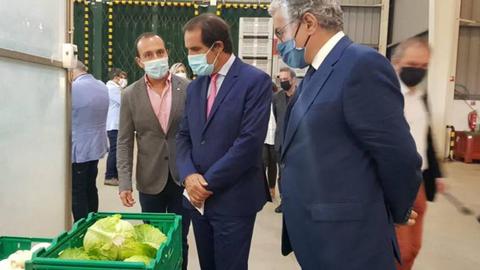 Miguel Albuquerque em vista ao Mercado Abastecedor de Santana.