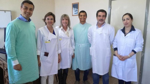 A equipa de dermatologistas que participou no rastreio, com a directora clínica do SESARAM.