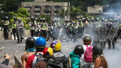 Foto EPA/CRISTIAN HERNANDEZ e MIGUEL GUTIERREZ