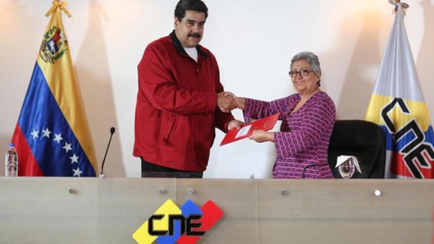 Nicolás Maduro e Tibisay Lucena. Foto Palácio Miraflores