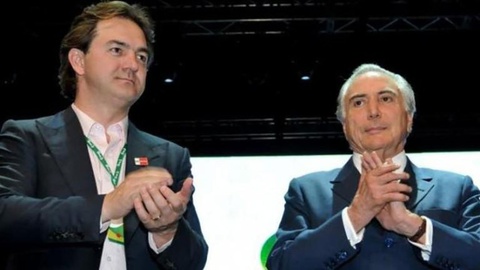 Joesley Batista ao lado de Michel Temer. Foto EPA/João Quesada