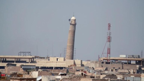 O minarete da mesquita de Mossul ainda de pé, em Março deste ano.   Foto REUTERS/Khalid al Mousily