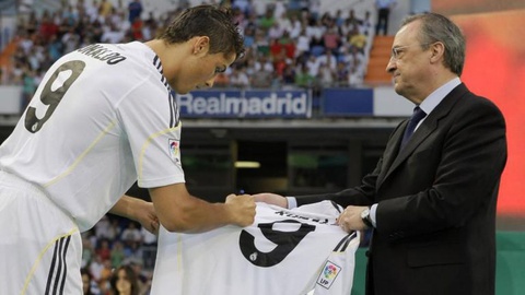 Cristiano Ronaldo foi apresentado no Real Madrid a 6 de Julho de 2009. Foto Arquivo/AP