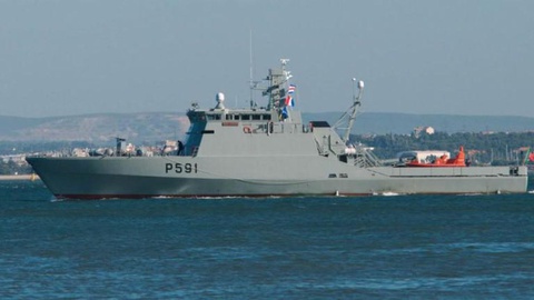 O ‘Douro’ renderá o navio patrulha ‘Zaire’ que larga, hoje, para a Base Naval de Lisboa.