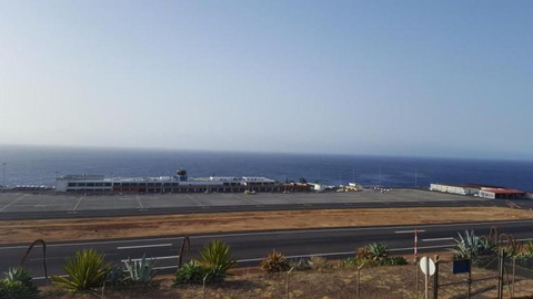 Aeroporto ‘amanheceu’ com pista completamente vazia. Foto ADF
