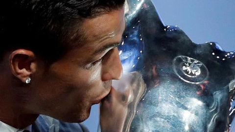 Ronaldo recebeu ontem o prémio de Melhor Jogador da Europa.