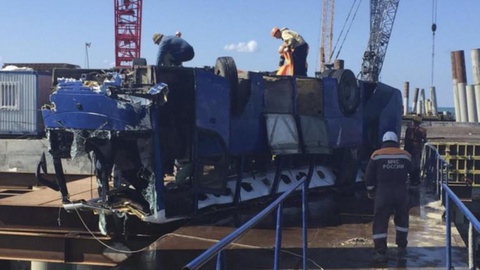 O autocarro transportava trabalhadores para as obras de construção de um cais de uma petrolífera na costa do mar Negro.