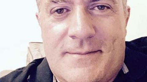 Donato Paulo Vares Macedo tem 46 anos, é natural da freguesia de São Pedro no Funchal e trabalha actualmente na CMF. 