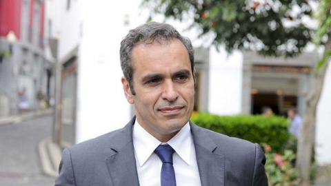 Os preços da TAP para o continente estão acima dos 500 nesta e na próxima semana, denuncia Carlos Pereira.