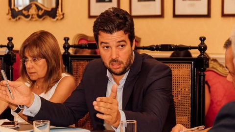O vereador Miguel Silva Gouveia foi o porta-voz da reunião camarária de hoje no Funchal.