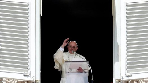 Francisco deverá receber a obra amanhã, em Roma.   REUTERS/Stefano Rellandini