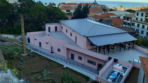 Hoje, pelas 15h45, o sindicato irá promover uma conferência de imprensa em frente à porta do Centro Social e Paroquial de São Bento (Centro de Alzheimer),  na Ribeira Brava.&nbsp;