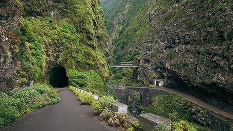 O turista terá iniciado o percurso junto à Ribeira do Inferno, na fronteira entre os concelhos de São Vicente e do Porto Moniz.