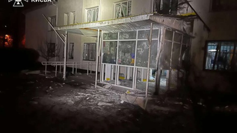 Um centro médico infantil atingido por um drone na última noite.&nbsp; Foto DR/State Emergency Service/Telegram