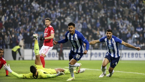 Evanilson bisou na partida mas acabou expulso ainda na primeira parte.