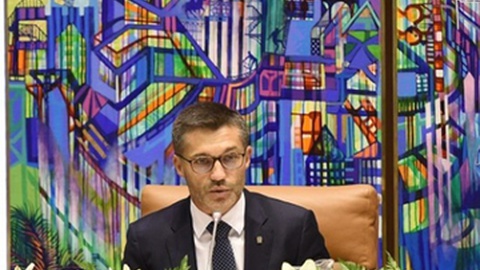 O presidente da Assembleia Legislativa dos Açores vinha acompanhado da esposa, do Chefe de Gabinete e da Adjunta da Presidência.&nbsp;