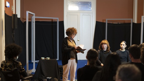 Performance continuará a estar em cena este domingo, pelas 11 horas, na Sala de Espelhos do Teatro