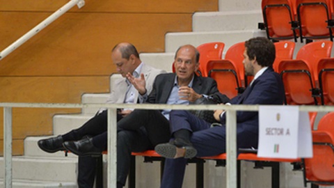 O Grupo Revee, de Luis Davantel (ao centro), não conseguiu apresentar as garantias exigidas pelo Marítimo.