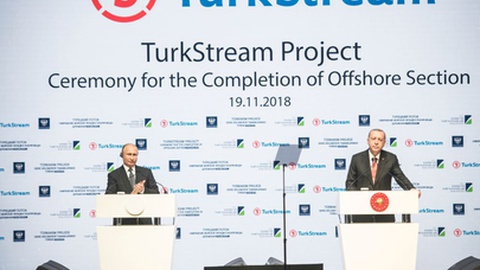 Putin e Erdogan há pouco mais de 7 anos no lançamento do projecto.&nbsp; Foto Shutterstock