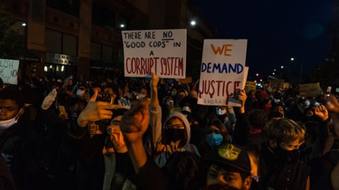 Os protestos decorrem há mais de dois meses em várias cidades norte-americanas.