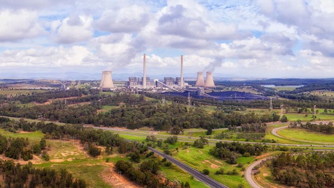 Central eléctrica de Bayswater, no vale Hunter, na Austrália, que queima carvão para a produção de energia.&nbsp; Foto Shuttertsock