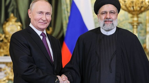 Putin e o agora falecido presidente Raisi eram aliados.&nbsp; &nbsp;Foto&nbsp;photosince / Shutterstock.com