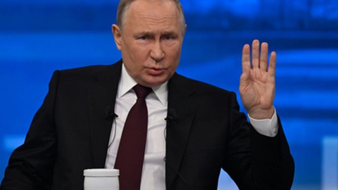 Vladimir Putin (na foto) mandatou Lavrov para passar a palavra ao ocidente. Foto&nbsp;miss.cabul / Shutterstock.com