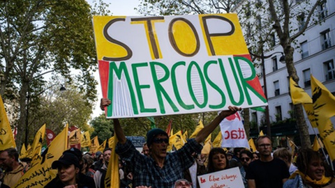 Têm sido várias as manifestações contra este acordo.&nbsp;
