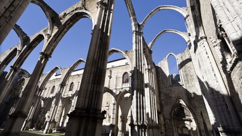 Convento do Carmo, parcialmente destruído pelo terramoto de 1755.&nbsp; &nbsp;Foto Shutterstock