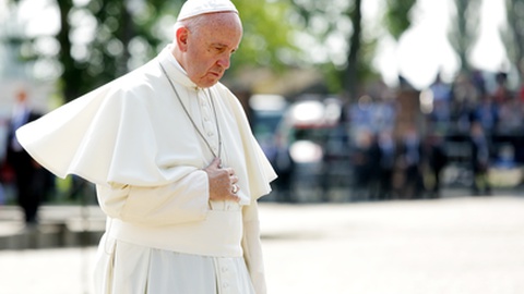 Papa Francisco assume controle da Ordem de Malta