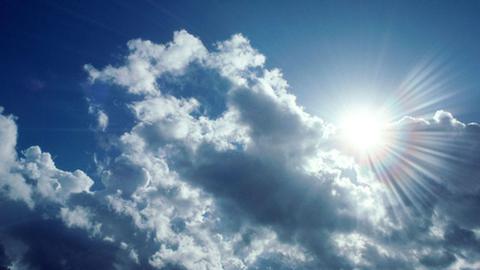 A Sul o dia terá menos nuvens.