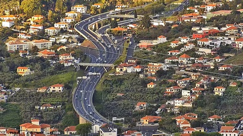 Fotos Madeira-web.com/Via Litoral/Google Maps