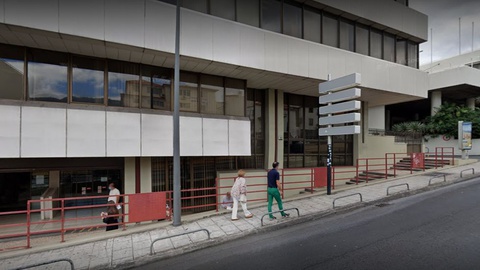 Julgamento decorre no Edifício 2000.