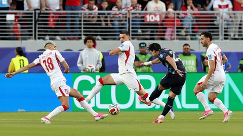 Matias Galarza marca o primeiro golo do Paraguai frente à Turquia no Mundial 2026.