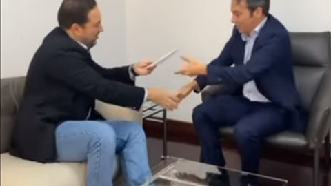 Wilder da Silva Barreto foi recebido há poucos dias no Consulado em Caracas, onde entregou um convite para a celebração do Dia da Região.&nbsp; &nbsp;Foto DR