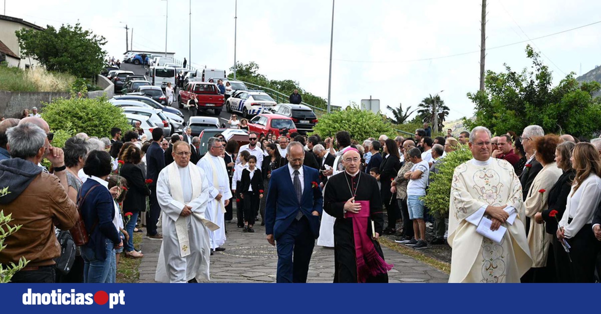 Bishop of Funchal Briefly Attends Funeral Ceremony for Padre Martins Júnior