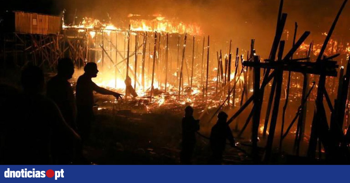 Incêndio destrói mais de 600 casas na capital amazónica do ...