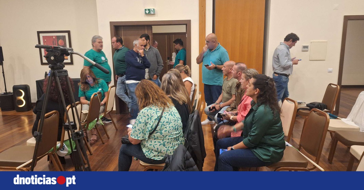 JPP Secures Victory in Santa Cruz: Applause and Hugs as Caniço Awaits Final Results