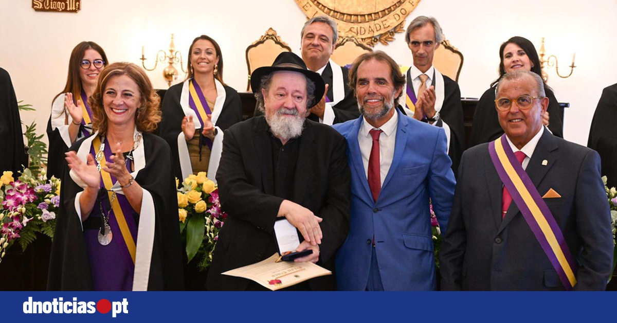 Funchal Honors Local Heroes: Municipal Merit Medals Awarded to Citizens for Outstanding Contributions