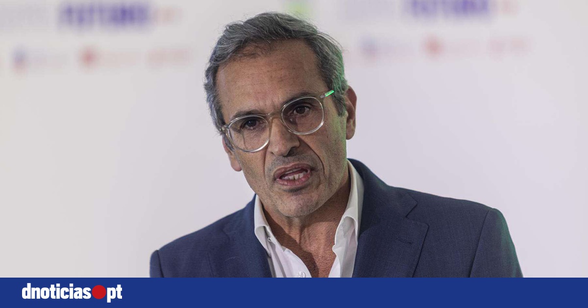 Madeira's Political Drama: Socialist Leader Calls for Resignation Amidst Controversy
