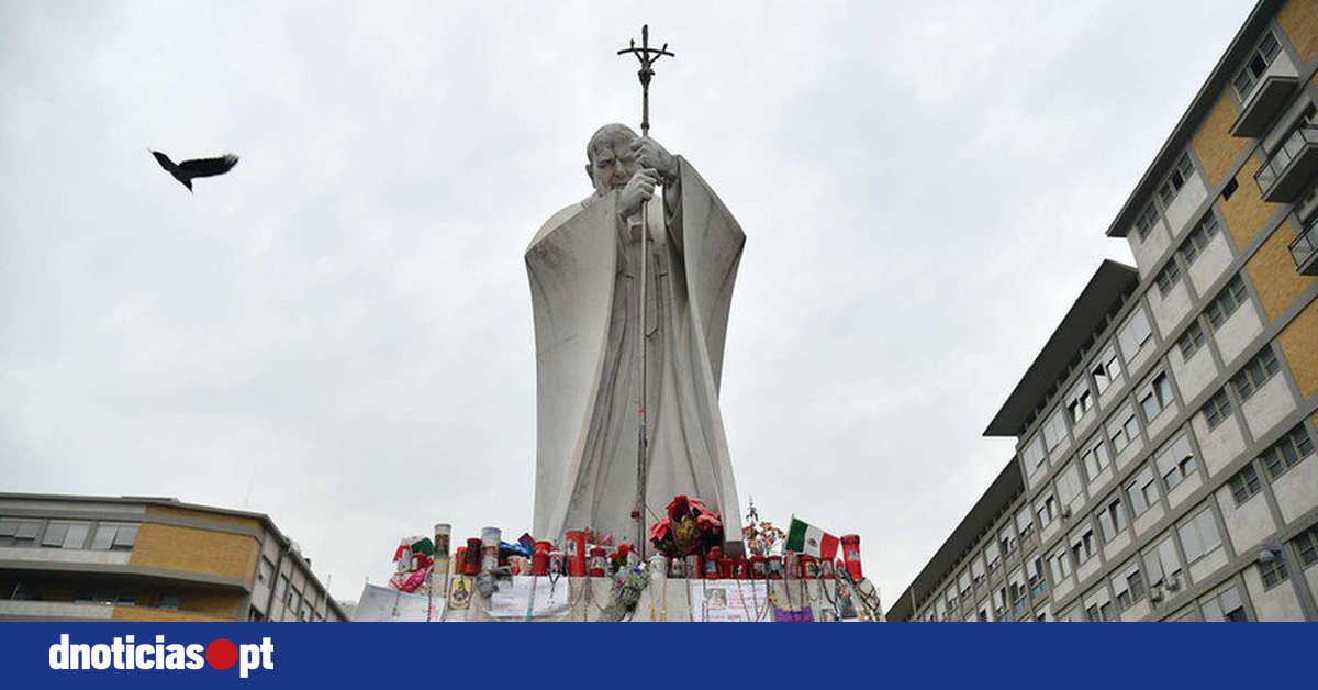 Estado de saúde do Papa Francisco "permanece estável"